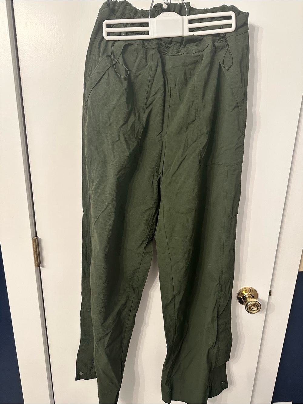Athleta Olive Green Trekkie High Rise Parachute Pant - size LT
